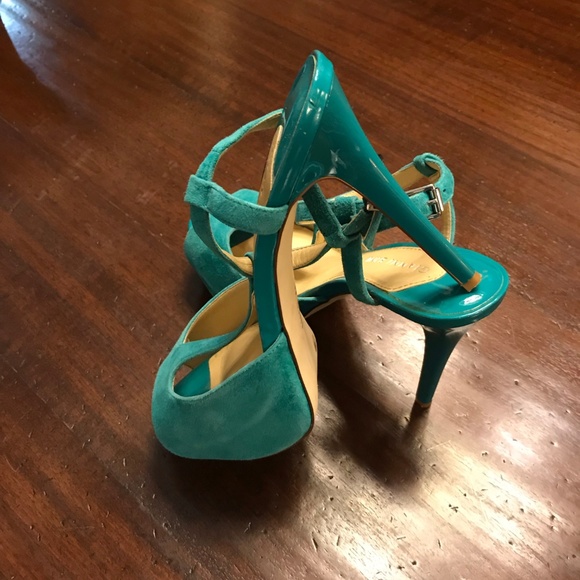 Gianni Bini Pumps - Picture 3 of 4